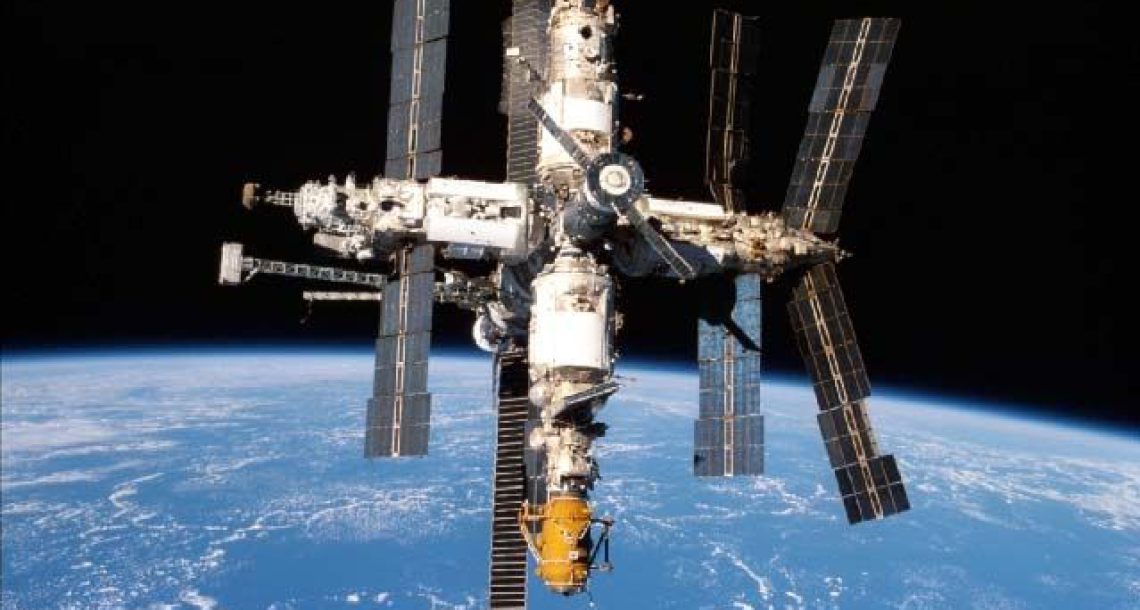 תחנת החלל Mir – החיים בחלל